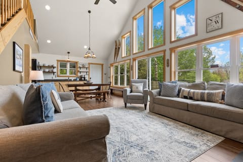 “Spotless and cozy home with thoughtful touches that made it feel like ours for the weekend.” Arun S (October, 2025)