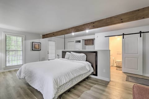 Riverdale Vacation Rental | Studio | 1BA | 450 Sq Ft | Steps Required For Access