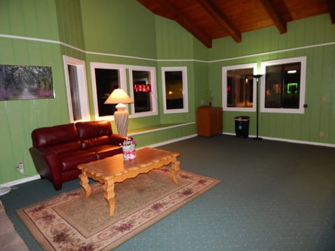 Check-in/check-out kiosk