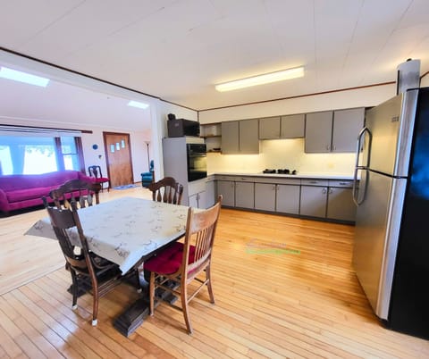 Kitchen/Dining Area - Kitchen/Dining Area