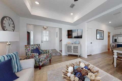 Whether you're curling up with a book, watching TV, or hosting guests, this versatile seating arrangement offers plenty of room for everyone to unwind and enjoy.