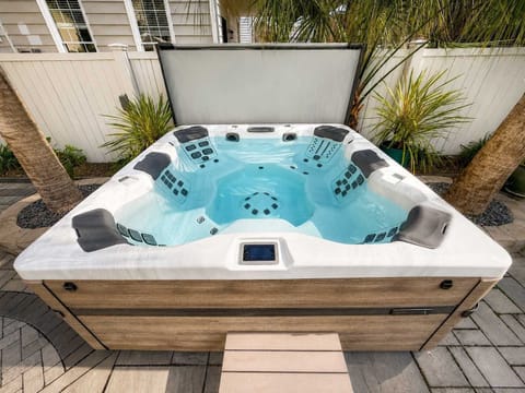 Shared Hot Tub - Fits 8 People. (shared by all 3 Suites)