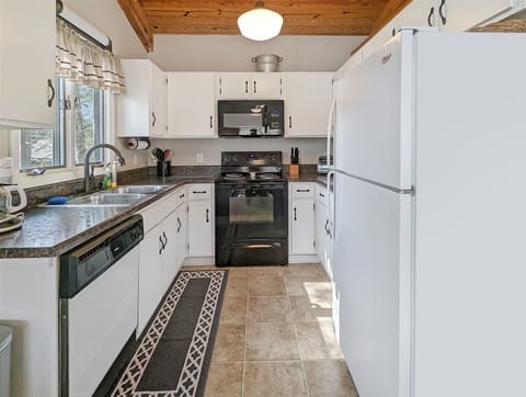 Main Level Fully Equipped Kitchen