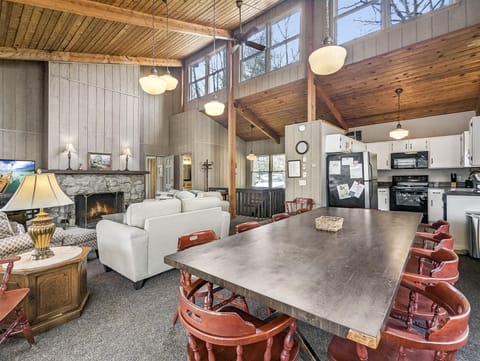 Main Level Dining Area