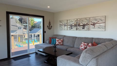 Condo, 3 Bedrooms, Pool Access, Lake View | Living area | 32-inch Smart TV with digital channels, TV, Netflix