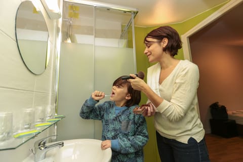 Family Room | Bathroom | Shower, hair dryer, towels