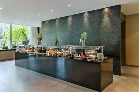 Daily buffet breakfast for a fee