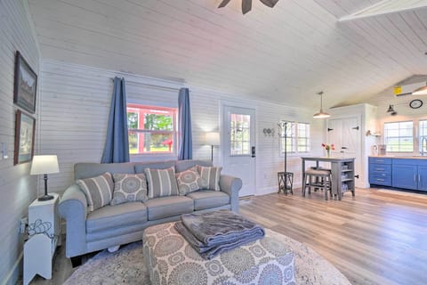 Sweetwater Vacation Rental | 1BR | 1BA | 562 Sq Ft | Step-Free Entry