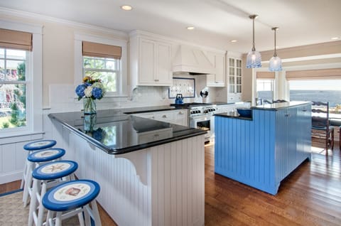 Kitchen and dining room area.