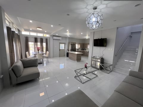 House (Gulfview Townhouse with Pool and Jacu) | Exterior