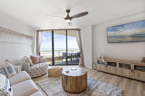 Cozy living space to relax with a view

