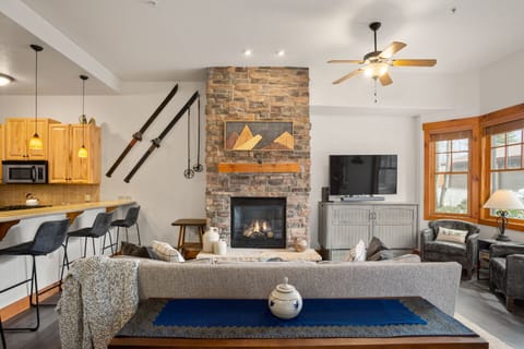 Living Room with Gas Fireplace
