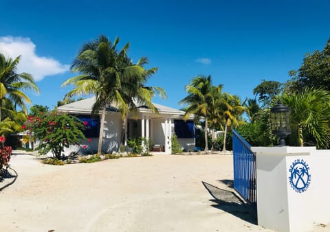 Gated, walled, private villa 4 min walk from the Beach down the same street