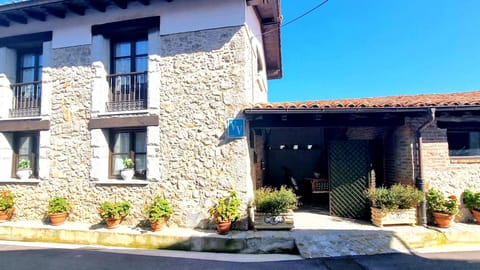Property building,Balcony/Terrace