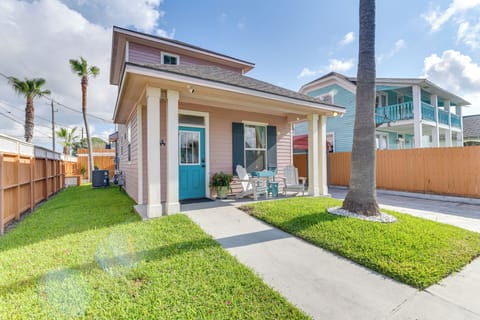 Galveston Vacation Rental | 2BR | 2BA | 890 Sq Ft | Step-Free Access