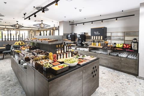 Daily buffet breakfast for a fee
