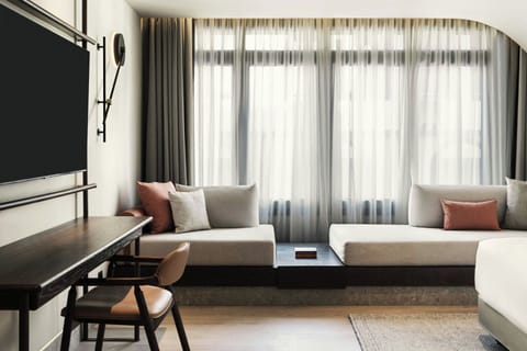 Deluxe Room, 1 King Bed with Sofa bed (View) | Lounge