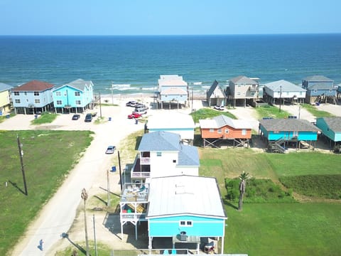 Easy stroll right to the beach!