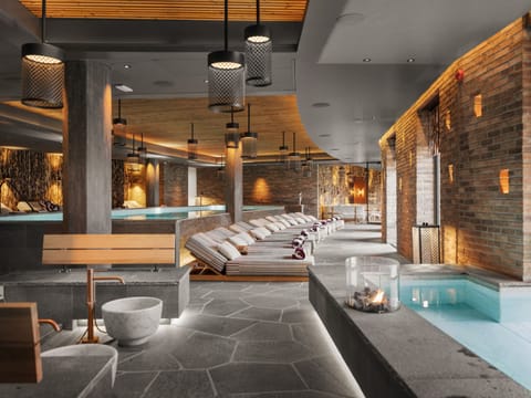 Couples treatment rooms, body treatments, aromatherapy