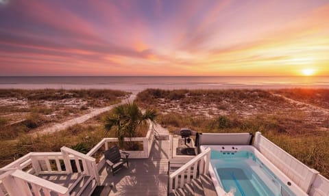 Uniquely located in the quiet east side of Panama City Beach, you will enjoy the sound of the waves and seagulls at Surfside Retreat.