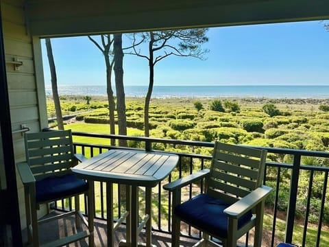 Ocean front outstanding view!