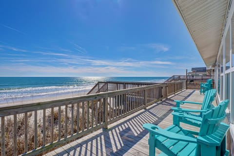Walk out the door and experience the salt air and endless ocean views. 