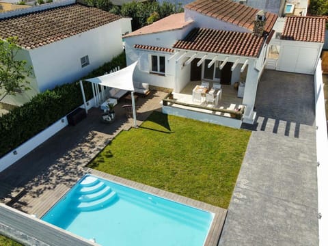 Swimming Pool, Residential Area, Home, Resort, Estate, Villa, Shade, Hotel, Courtyard, Hacienda