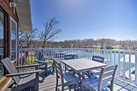 Sunrise Beach Vacation Rental | 5BR | 5BA | Stairs Required | 4,400 Sq Ft