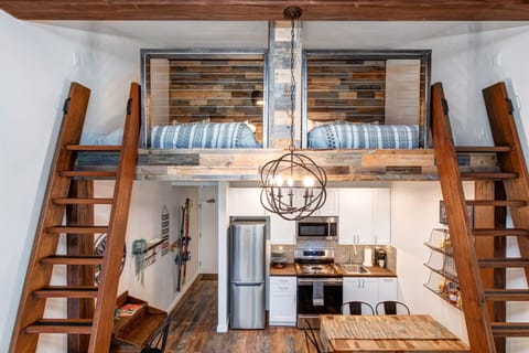 Vacation Rentals in Park City at Prospector Lodge 924: Studio condo with full loft