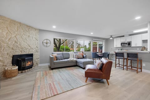 Living Room, Room, Indoors, Couch, Furniture