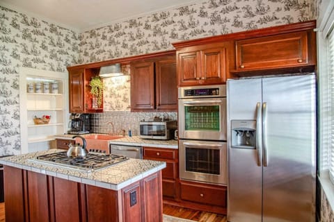 The Manor 1885 Altamont (1752)