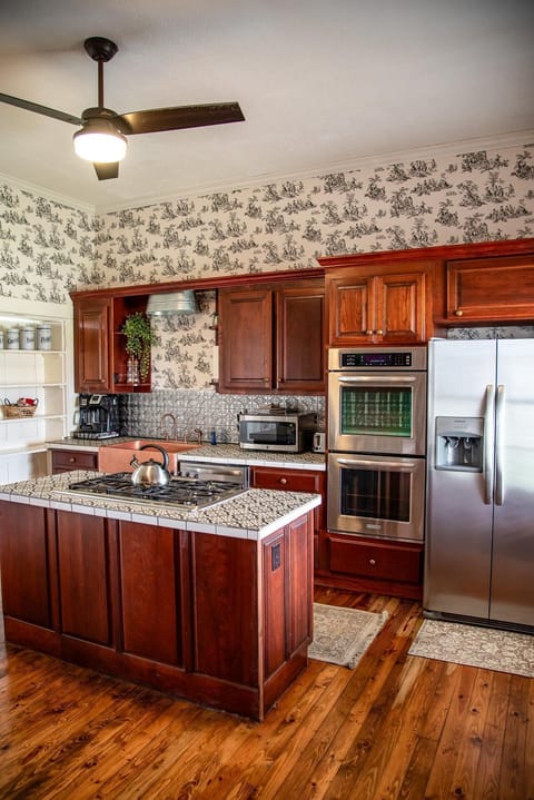 The Manor 1885 Altamont (1747)