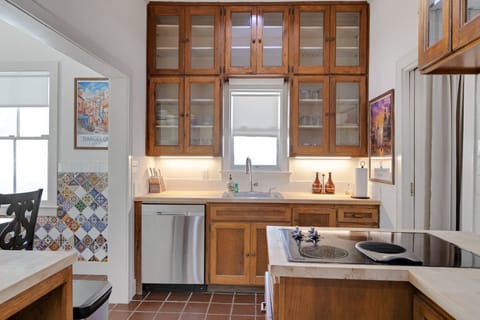 Opposite view of kitchen