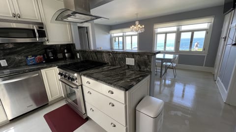 Kitchen and dining room 