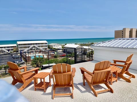 Roof top ocean views! 