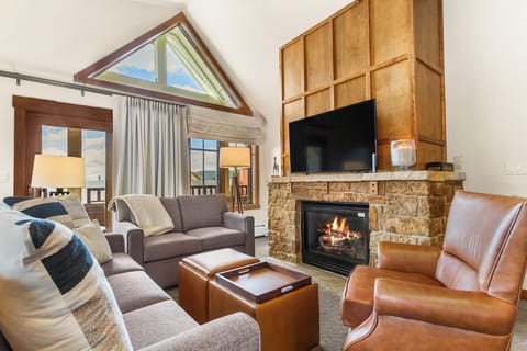 Living room with gas fireplace