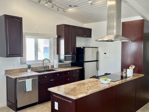 Upstairs Unit: Kitchen with all of the amenities