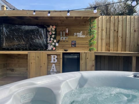 Luxury Cottage, Private Bathroom | Exterior