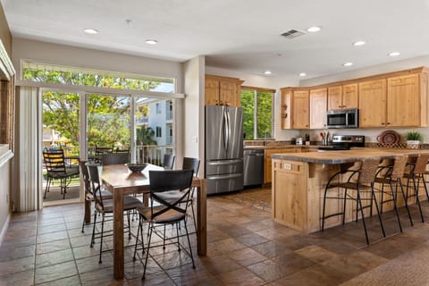 Condo, 2 Bedrooms | Private kitchen | Fridge, microwave, oven, stovetop