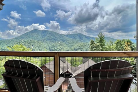 Private Balcony Off of Lofted Bedroom!