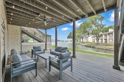 Summertime by the lake - your private escape awaits!

Bring your boat or book a rental and park on the bulkhead directly in front of EverGreen Cove!

The Bunk room and the Green room have direct access to this lower deck.  Enjoy your morning coffee!