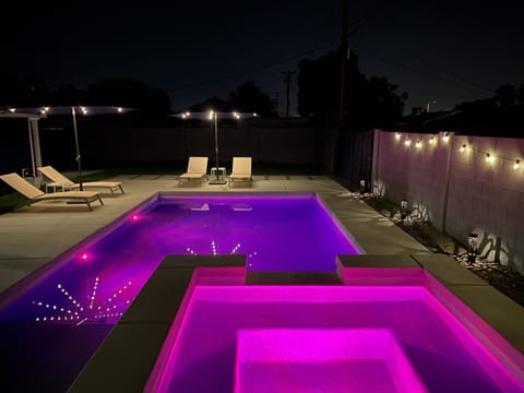 Welcome to our Scottsdale oasis. Modern backyard with new amazing pool & spa for a relaxing sun-soaked getaway while all city amenities and attractions are just minutes away.