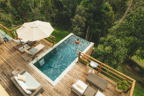 Outdoor pool, open 10:00 AM to 7:00 PM, sun loungers