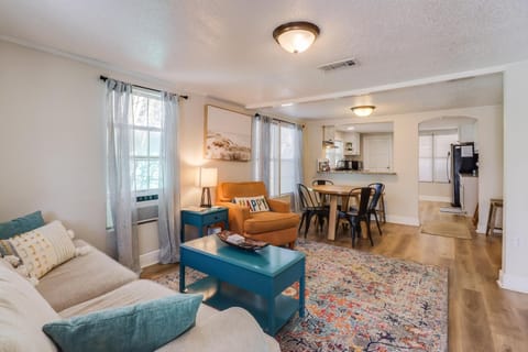 Cozy space to hang out, relax and place some games!