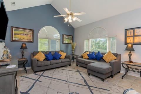 Living room - The living room has a pull out sofa and plenty of seating.
