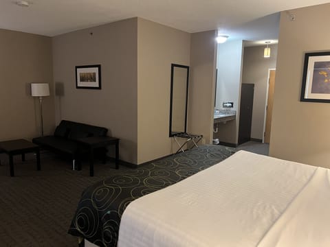 Premium bedding, desk, iron/ironing board, rollaway beds