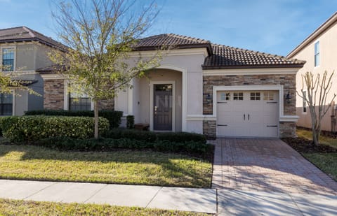 Charming front facade: Sets stage for unforgettable stay.