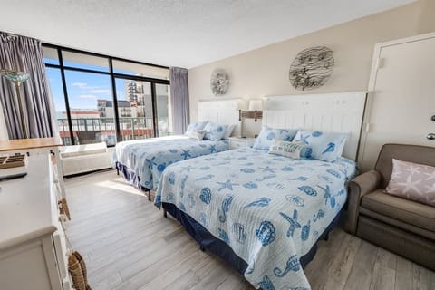 Bedroom with Stunning Views☀️