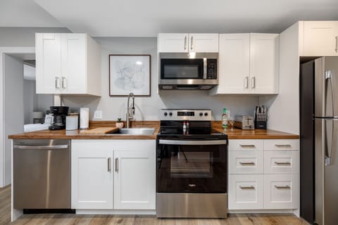 "The kitchen had all the basic essentials you would need if you wanted to eat your own meals at the apartment. "
-Jen, June 2022