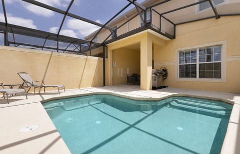 Soak up the sun in our pool with an ideal solar position.